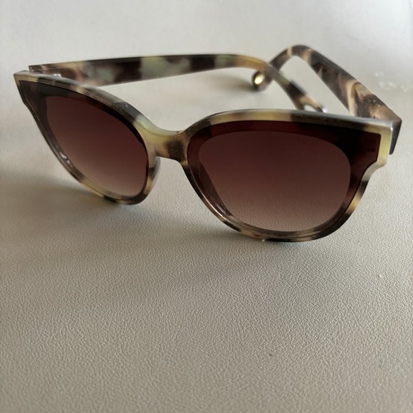 Prive Revaux Beige Tortoise Shell Sunglasses - Picture 4 of 7